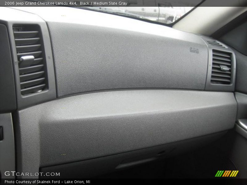 Black / Medium Slate Gray 2006 Jeep Grand Cherokee Laredo 4x4
