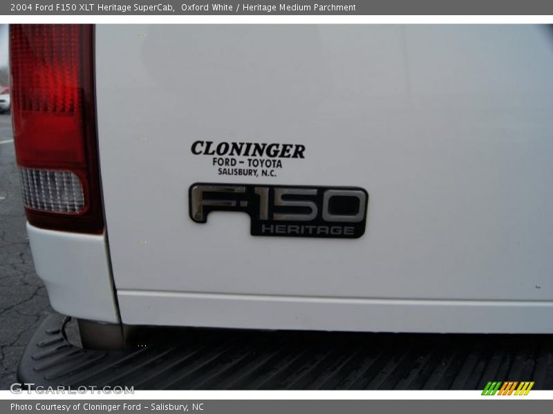Oxford White / Heritage Medium Parchment 2004 Ford F150 XLT Heritage SuperCab