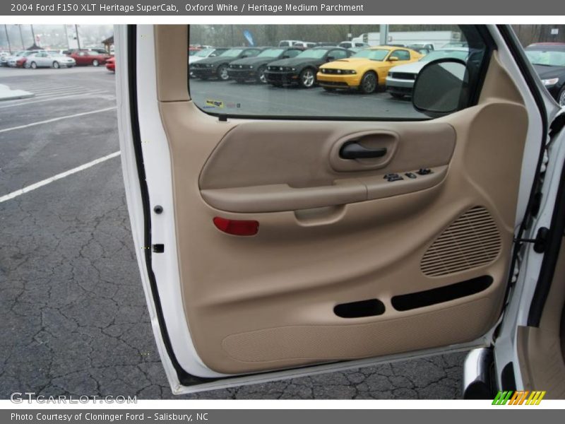 Door Panel of 2004 F150 XLT Heritage SuperCab