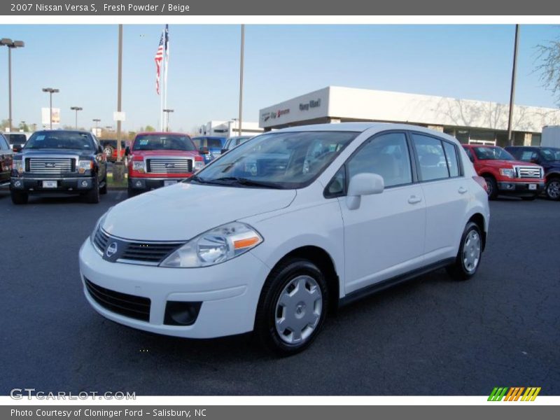 Front 3/4 View of 2007 Versa S