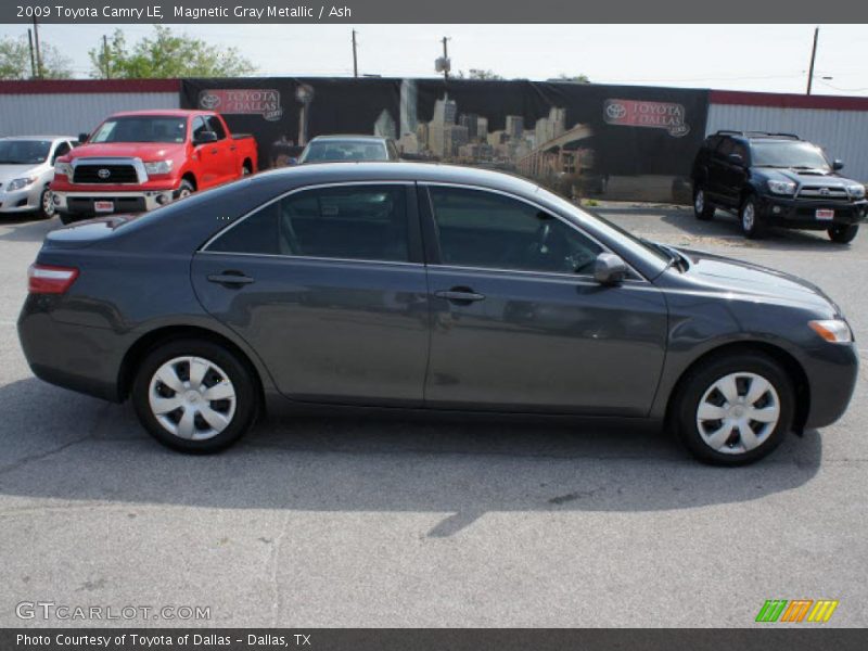 Magnetic Gray Metallic / Ash 2009 Toyota Camry LE
