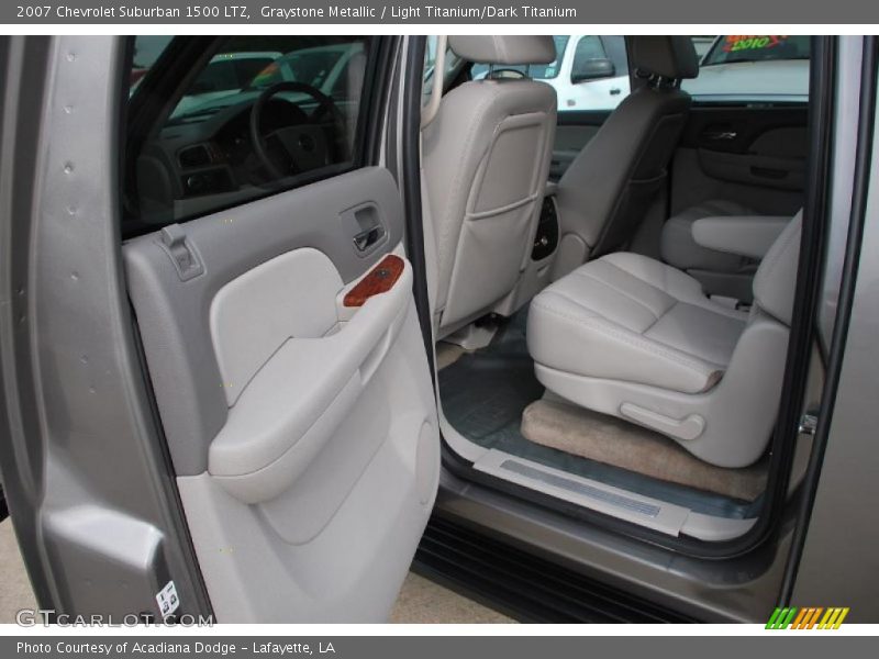  2007 Suburban 1500 LTZ Light Titanium/Dark Titanium Interior