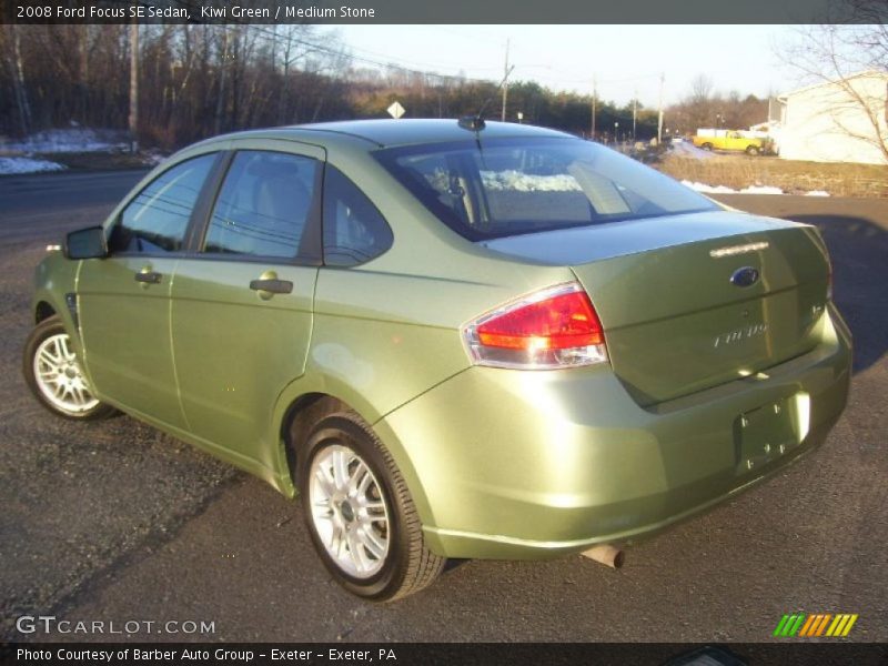 Kiwi Green / Medium Stone 2008 Ford Focus SE Sedan