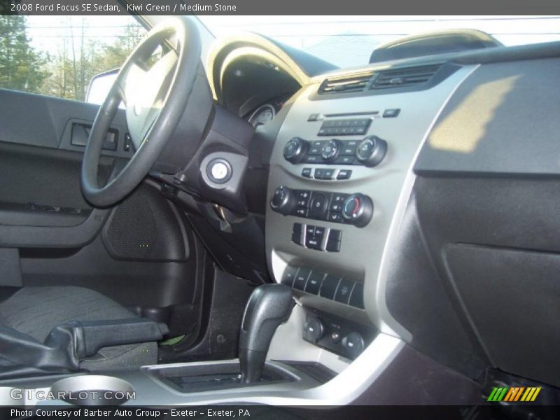 Kiwi Green / Medium Stone 2008 Ford Focus SE Sedan