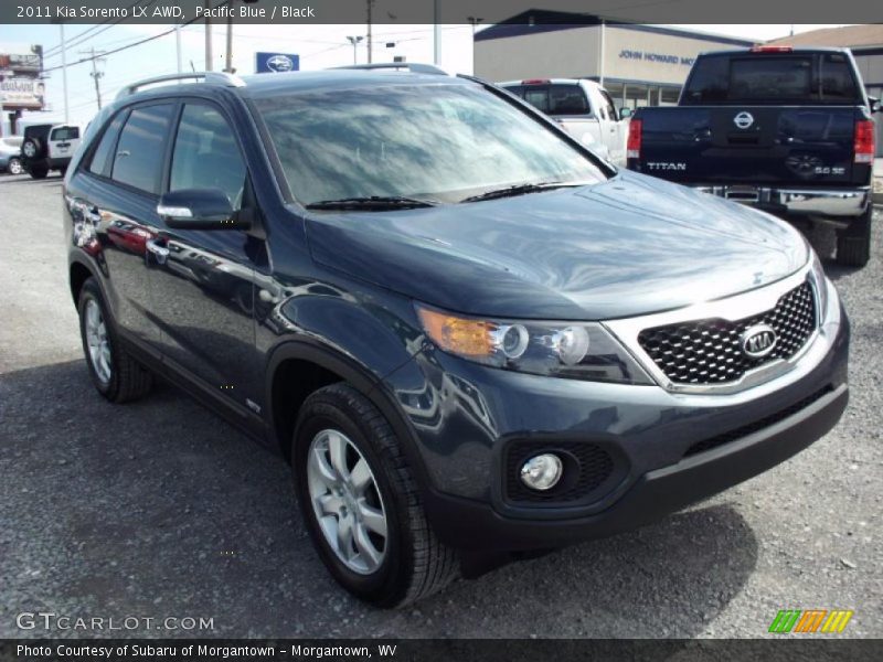Front 3/4 View of 2011 Sorento LX AWD