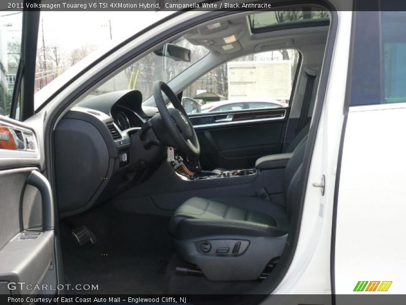 Campanella White / Black Anthracite 2011 Volkswagen Touareg V6 TSI 4XMotion Hybrid