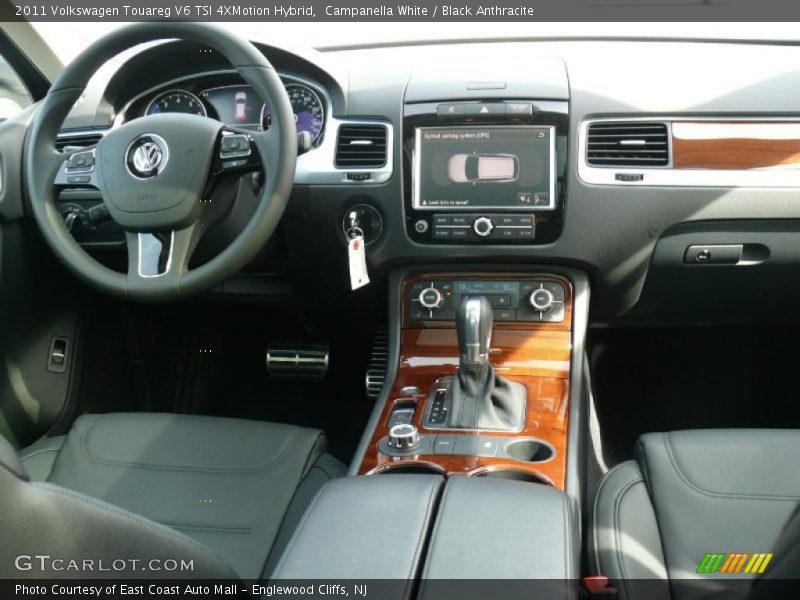 Dashboard of 2011 Touareg V6 TSI 4XMotion Hybrid