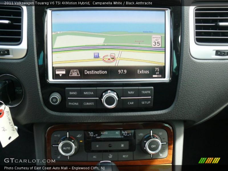 Navigation of 2011 Touareg V6 TSI 4XMotion Hybrid