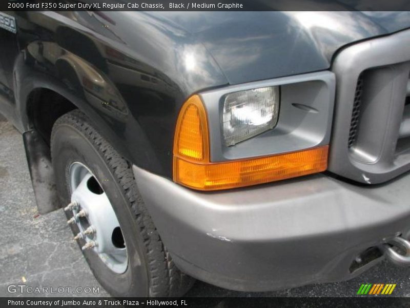 Black / Medium Graphite 2000 Ford F350 Super Duty XL Regular Cab Chassis