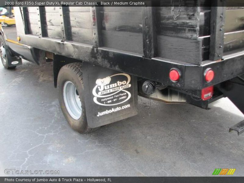 Black / Medium Graphite 2000 Ford F350 Super Duty XL Regular Cab Chassis