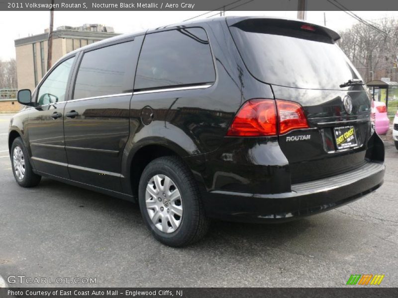 Nocturne Black Metallic / Aero Gray 2011 Volkswagen Routan S