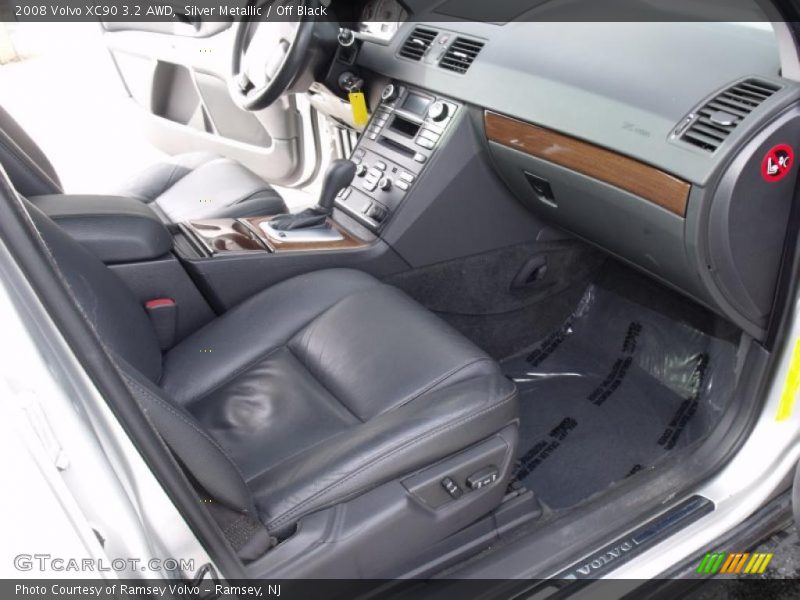 Silver Metallic / Off Black 2008 Volvo XC90 3.2 AWD