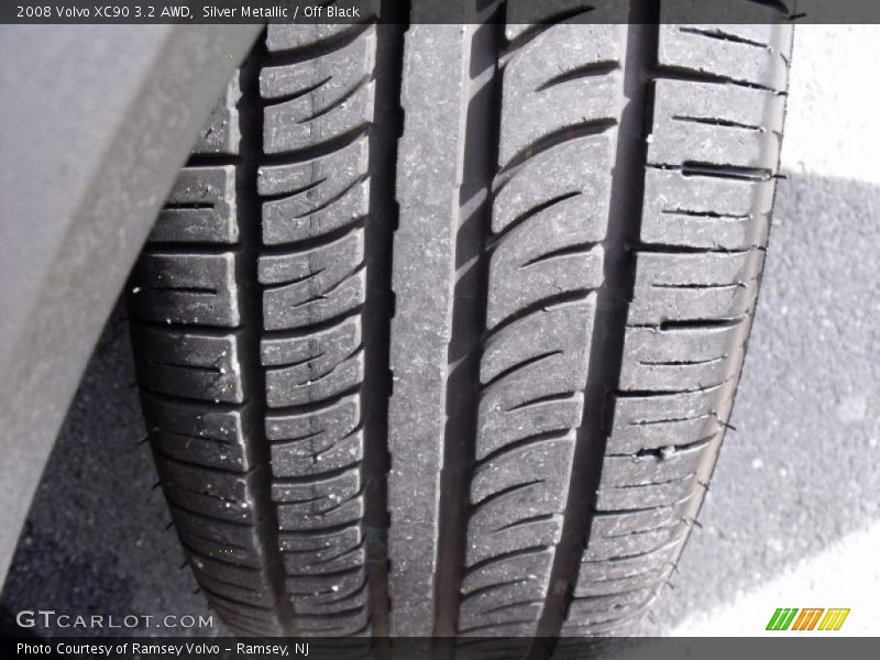 Silver Metallic / Off Black 2008 Volvo XC90 3.2 AWD
