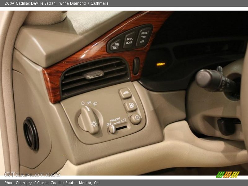 White Diamond / Cashmere 2004 Cadillac DeVille Sedan