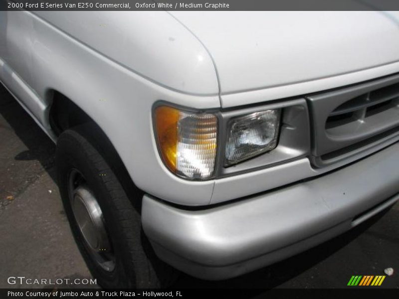 Oxford White / Medium Graphite 2000 Ford E Series Van E250 Commercial