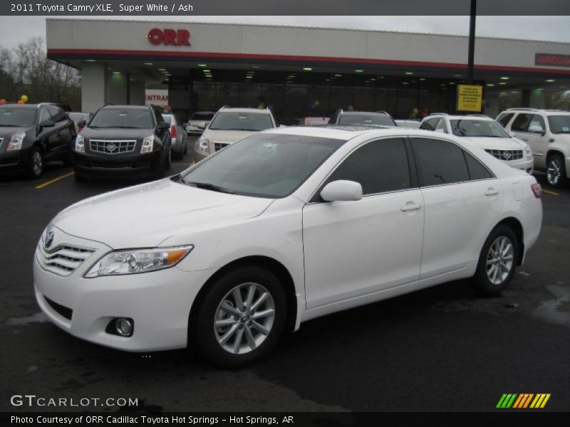 Super White / Ash 2011 Toyota Camry XLE