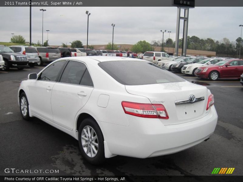 Super White / Ash 2011 Toyota Camry XLE