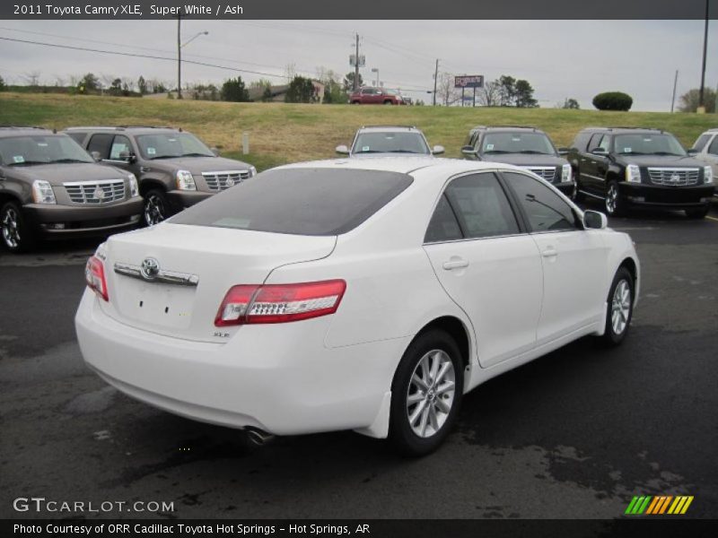 Super White / Ash 2011 Toyota Camry XLE