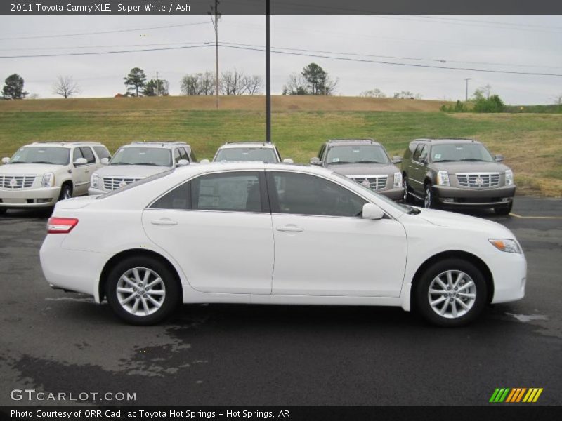 Super White / Ash 2011 Toyota Camry XLE