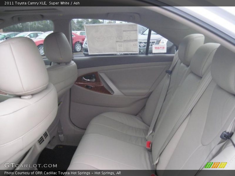 Super White / Ash 2011 Toyota Camry XLE