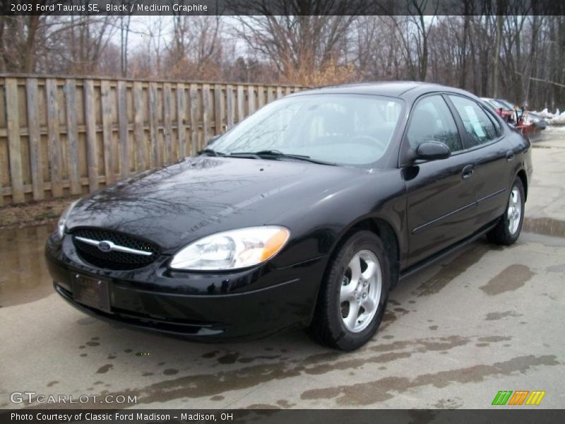 Black / Medium Graphite 2003 Ford Taurus SE