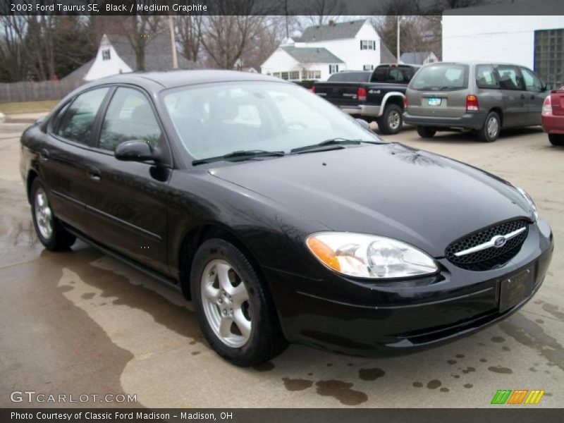 Black / Medium Graphite 2003 Ford Taurus SE