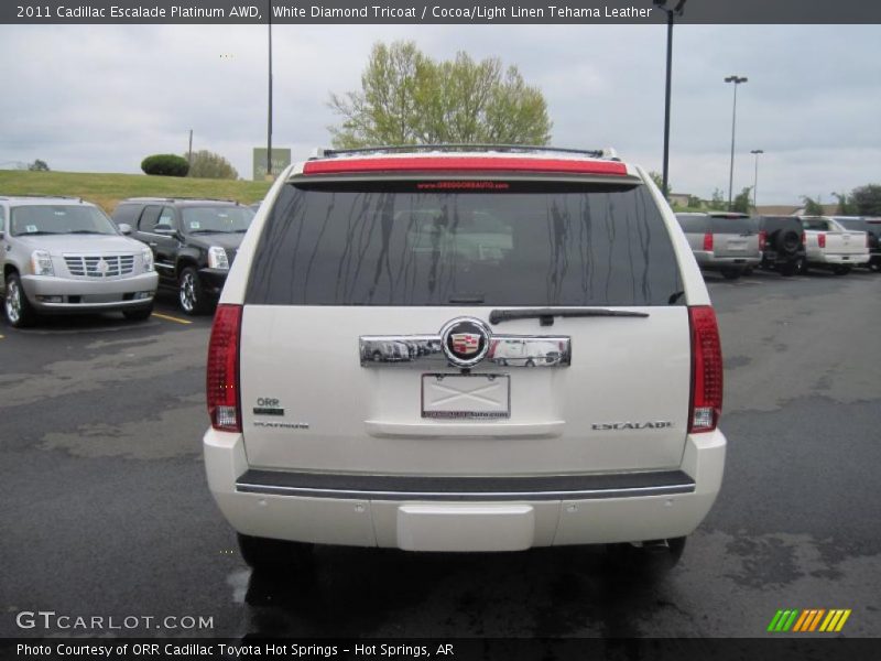 White Diamond Tricoat / Cocoa/Light Linen Tehama Leather 2011 Cadillac Escalade Platinum AWD