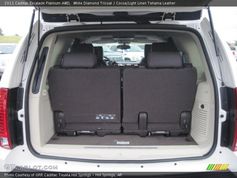  2011 Escalade Platinum AWD Trunk