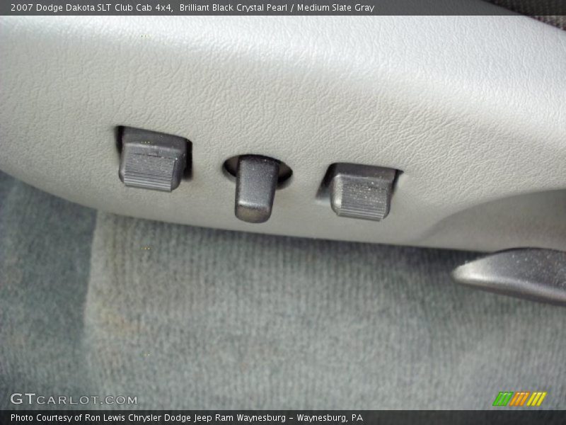Brilliant Black Crystal Pearl / Medium Slate Gray 2007 Dodge Dakota SLT Club Cab 4x4