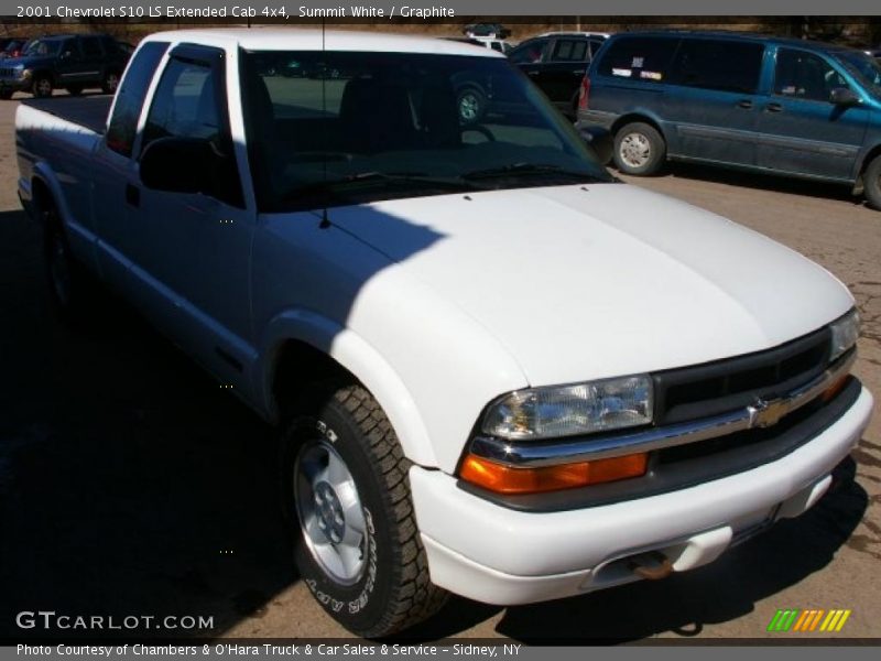 Summit White / Graphite 2001 Chevrolet S10 LS Extended Cab 4x4