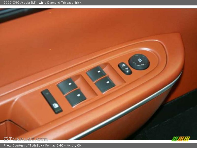 White Diamond Tricoat / Brick 2009 GMC Acadia SLT