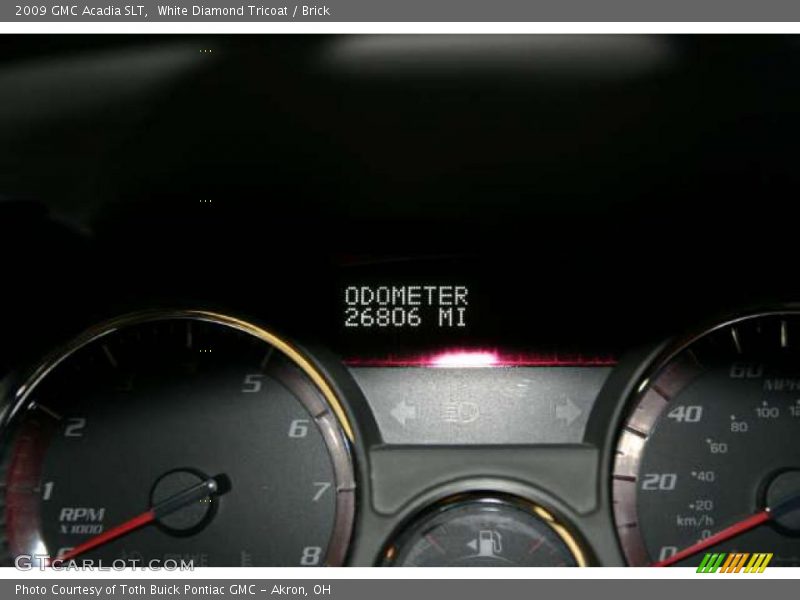 White Diamond Tricoat / Brick 2009 GMC Acadia SLT