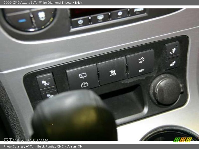 White Diamond Tricoat / Brick 2009 GMC Acadia SLT