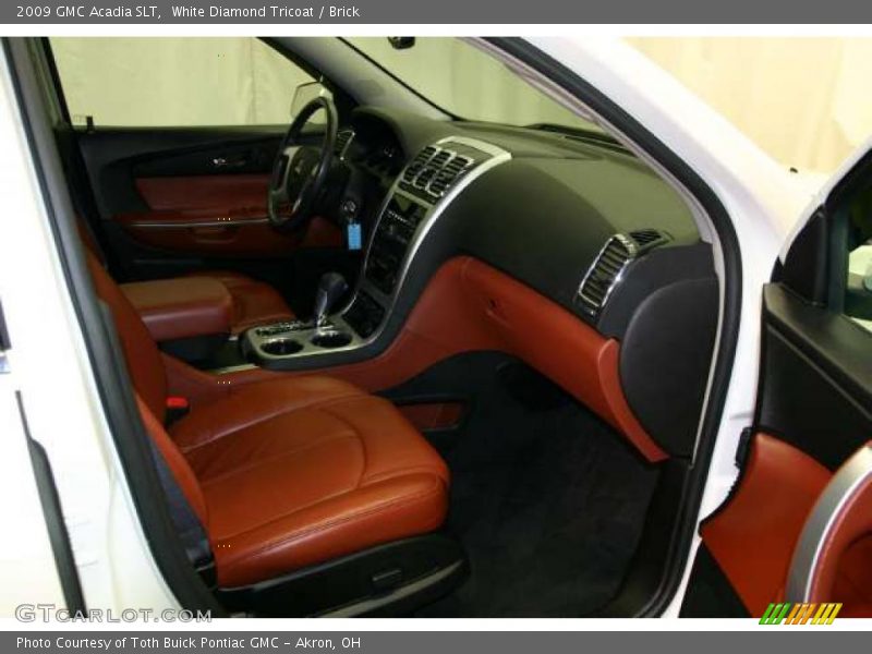 White Diamond Tricoat / Brick 2009 GMC Acadia SLT