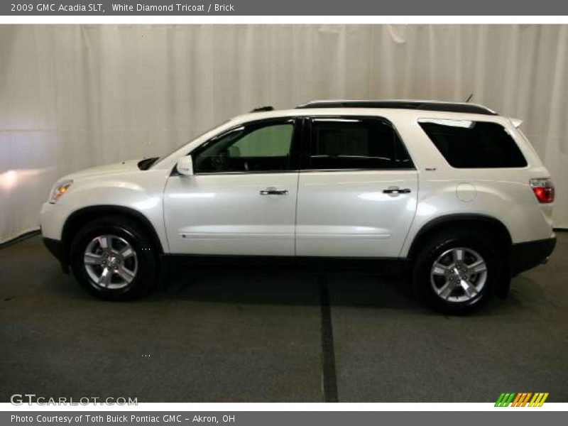 White Diamond Tricoat / Brick 2009 GMC Acadia SLT