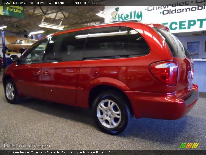 Inferno Red Pearlcoat / Taupe 2001 Dodge Grand Caravan EX