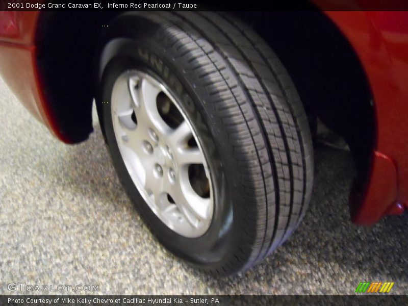 Inferno Red Pearlcoat / Taupe 2001 Dodge Grand Caravan EX