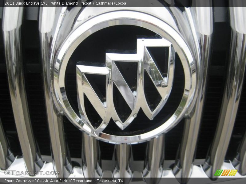 White Diamond Tricoat / Cashmere/Cocoa 2011 Buick Enclave CXL