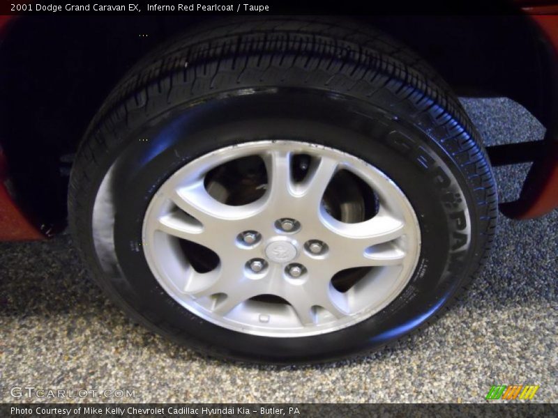 Inferno Red Pearlcoat / Taupe 2001 Dodge Grand Caravan EX