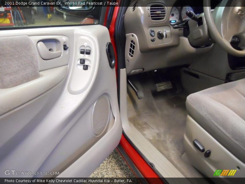 Inferno Red Pearlcoat / Taupe 2001 Dodge Grand Caravan EX
