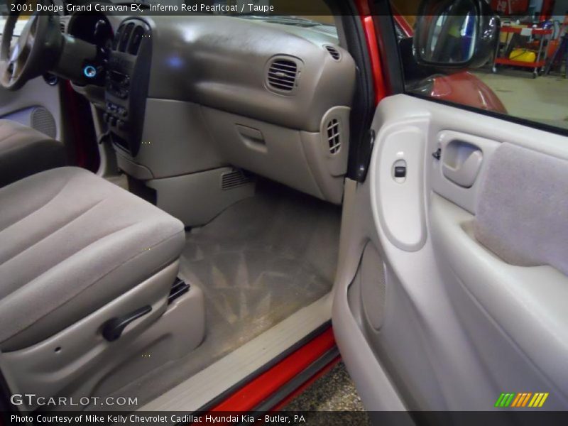 Inferno Red Pearlcoat / Taupe 2001 Dodge Grand Caravan EX