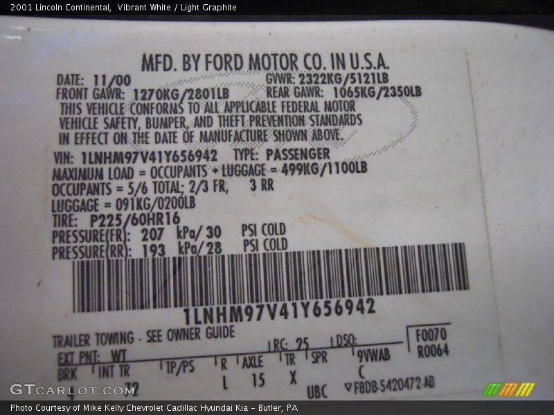 Vibrant White / Light Graphite 2001 Lincoln Continental