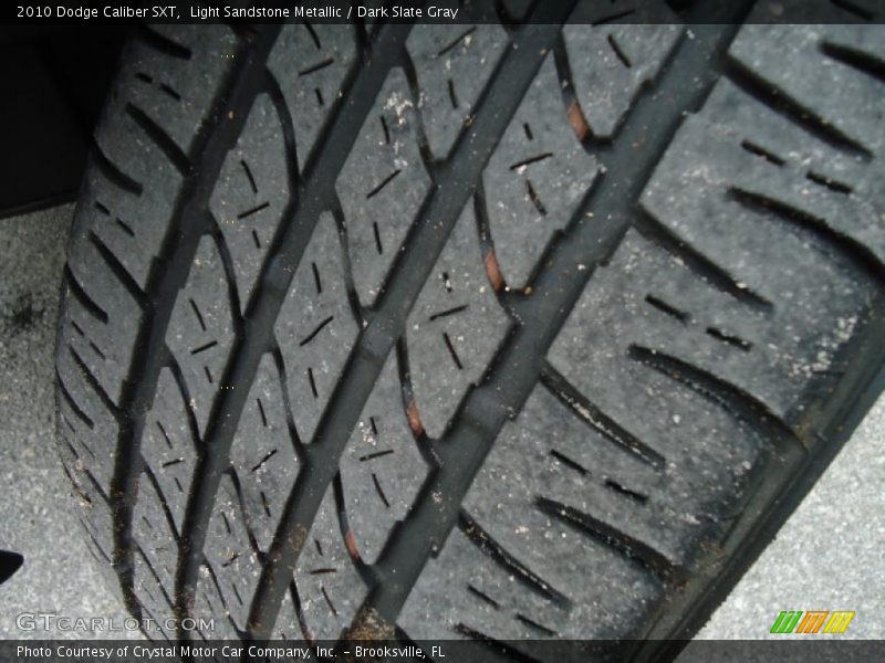 Light Sandstone Metallic / Dark Slate Gray 2010 Dodge Caliber SXT