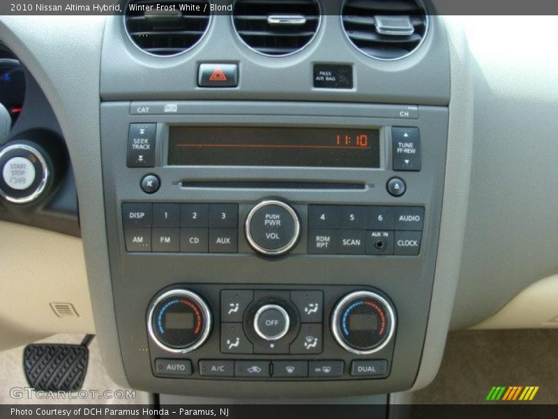 Controls of 2010 Altima Hybrid