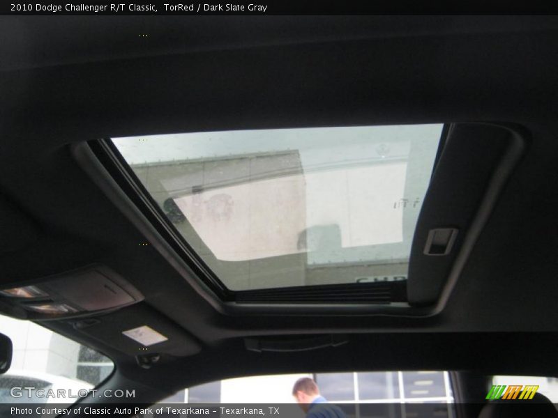 Sunroof of 2010 Challenger R/T Classic