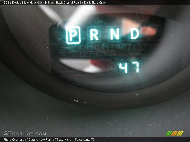 Brilliant Black Crystal Pearl / Dark Slate Gray 2011 Dodge Nitro Heat 4.0