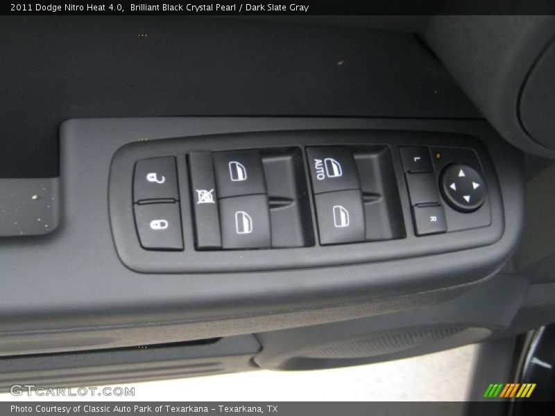 Brilliant Black Crystal Pearl / Dark Slate Gray 2011 Dodge Nitro Heat 4.0
