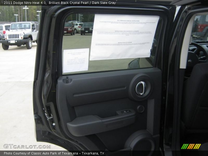 Brilliant Black Crystal Pearl / Dark Slate Gray 2011 Dodge Nitro Heat 4.0