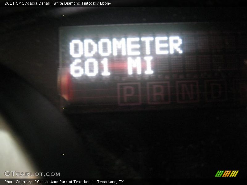 White Diamond Tintcoat / Ebony 2011 GMC Acadia Denali