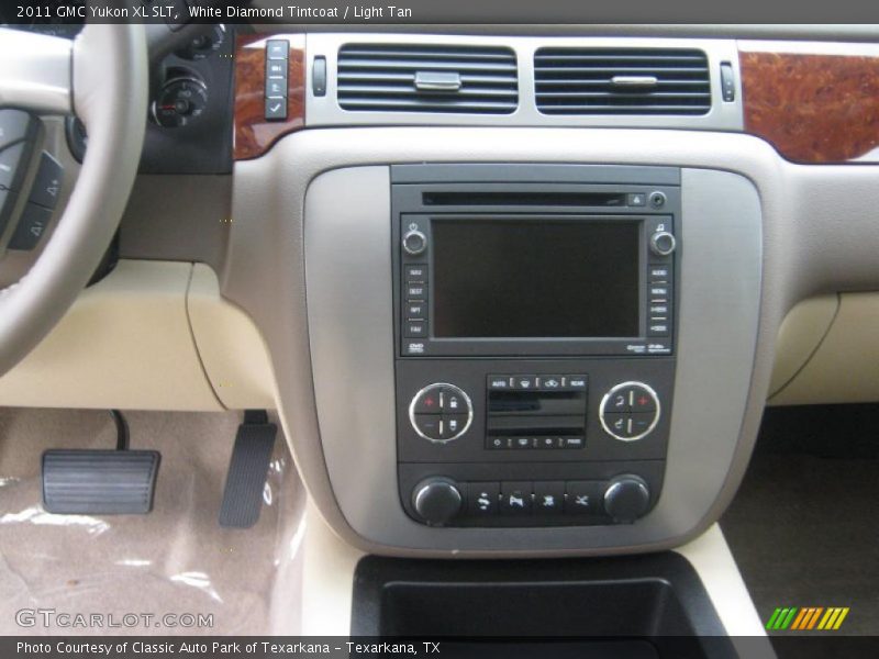 Controls of 2011 Yukon XL SLT